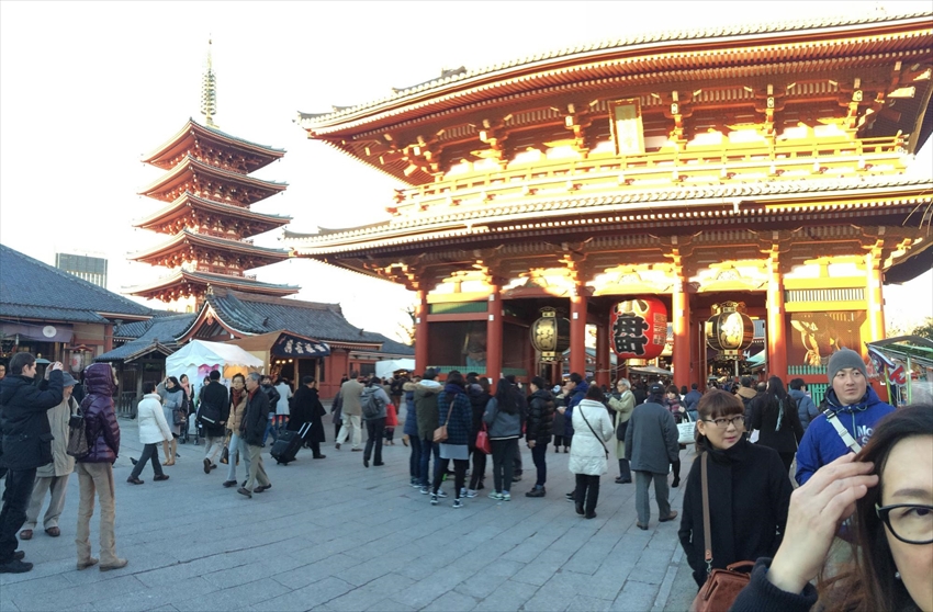 20150125-17-01 Nakamise Shopping Street